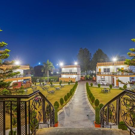 Aapno Ghar Resort & Amusement Park Gurgáon Kültér fotó