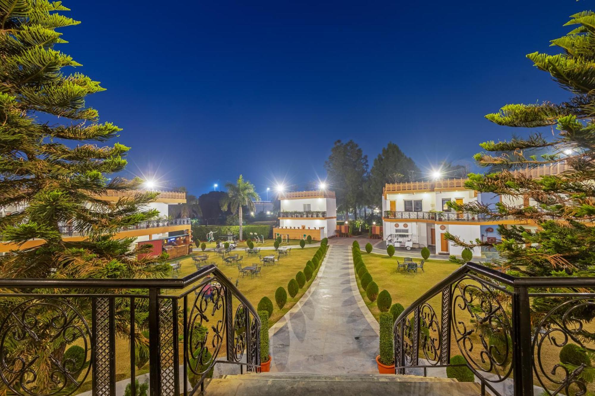 Aapno Ghar Resort & Amusement Park Gurgáon Kültér fotó