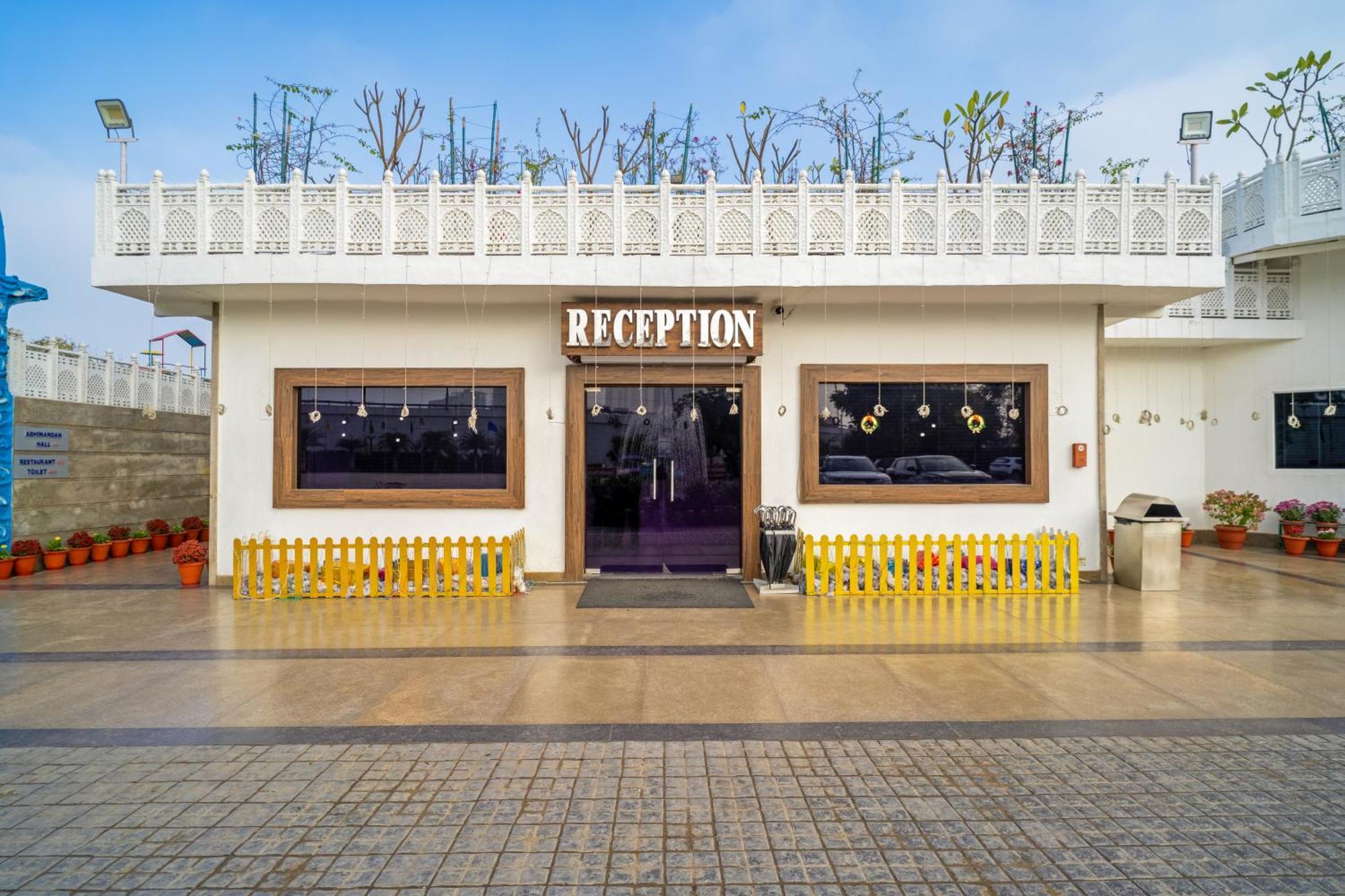Aapno Ghar Resort & Amusement Park Gurgáon Kültér fotó