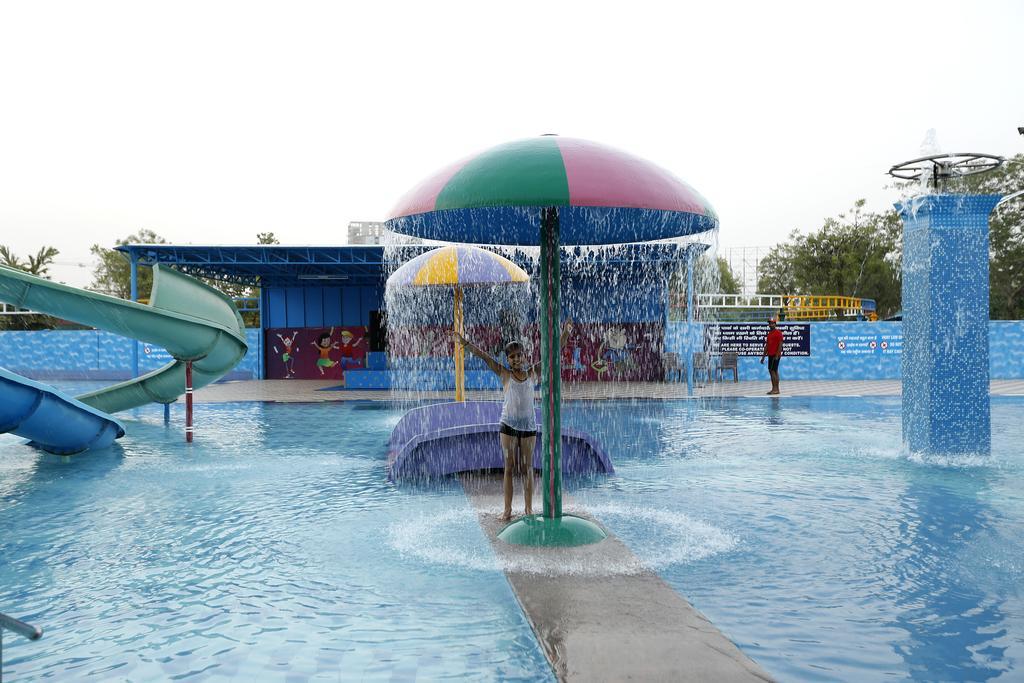 Aapno Ghar Resort & Amusement Park Gurgáon Kültér fotó